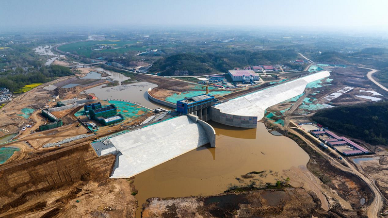 袁湾水库工程大坝顺利封顶